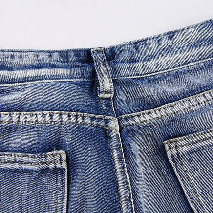 Gerade Jeans mit Alphabet-Detail-1