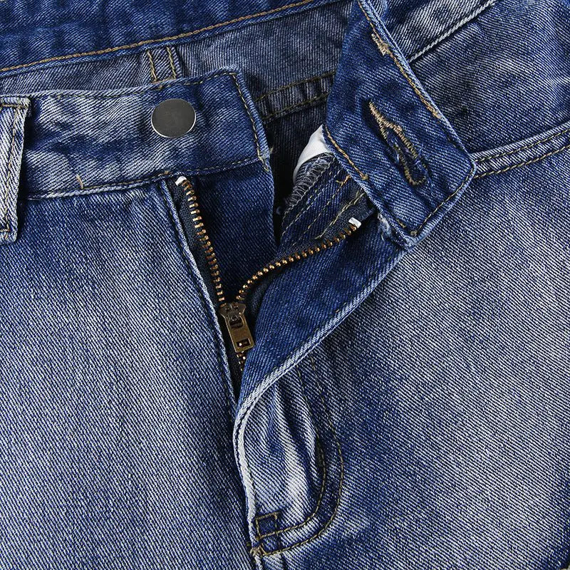 Gerade Jeans mit Alphabet-Detail-1