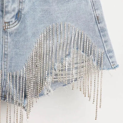 Glamouröse Jeansshorts mit Quasten und Strass